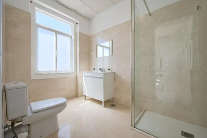 Chambre privée à Avenida Elias Garcia, image 24 de 41