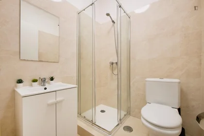 Chambre privée à Avenida Elias Garcia, image 30 de 41