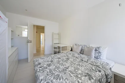 Chambre privée à Avenida Elias Garcia, image 6 de 41