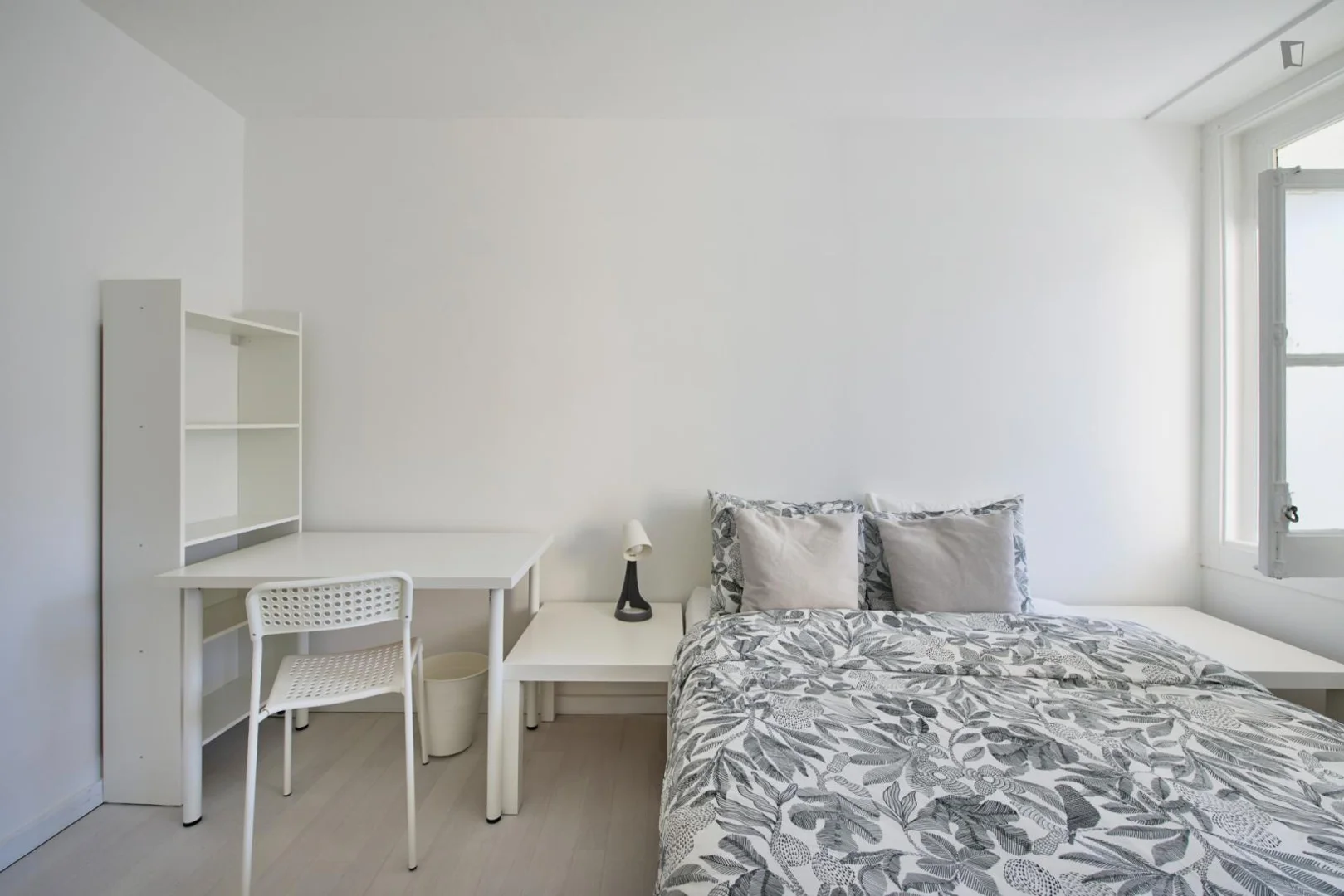 Chambre d'étudiant économique avec emplacement pratique dans
