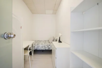 Chambre privée à Avenida Elias Garcia, image 1 de 45