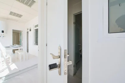 Chambre privée à Avenida Elias Garcia, image 2 de 45