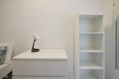 Chambre privée à Avenida Elias Garcia, image 6 de 45