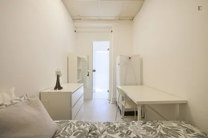 Chambre privée à Avenida Elias Garcia, image 8 de 45