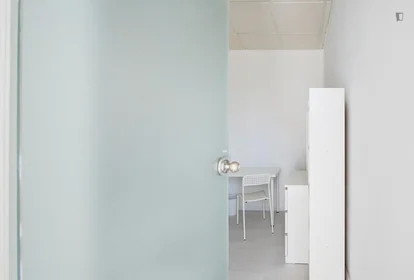 Chambre privée à Avenida Elias Garcia, image 2 de 43