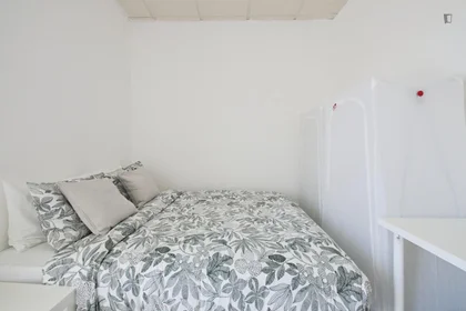 Chambre privée à Avenida Elias Garcia, image 4 de 43