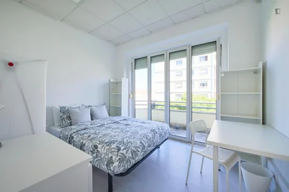 Privatzimmer in der Avenida Elias Garcia, bild 1 von 46