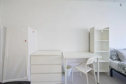 Privatzimmer in der Avenida Elias Garcia, bild 3 von 41