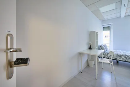 Privatzimmer in der Avenida Elias Garcia, bild 2 von 44