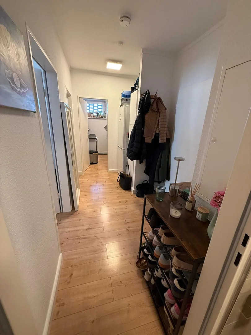 Economical student room with convenient location in 