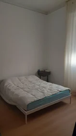 Private room at Via Enrico Petrella, image 3 of 14