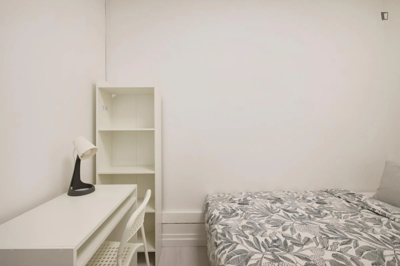 Chambre d'étudiant fonctionnelle parfaite pour étudier dans