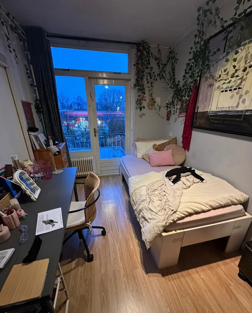 Komfortables und geräumiges Studentenzimmer in 