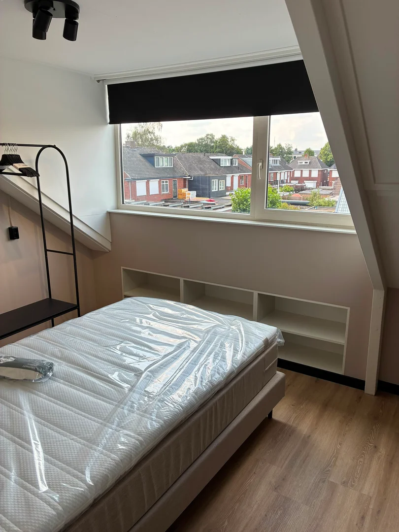 Funktionelles Studentenzimmer perfekt zum Studieren in 