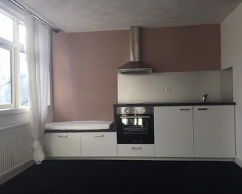 Studio at Roemeensestraat, image 2 of 10