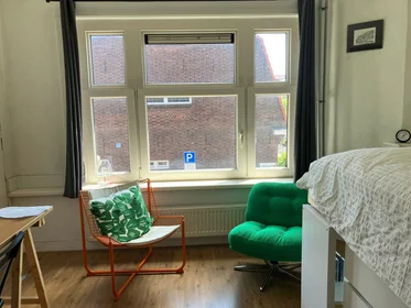 Quarto privado em Adriaan Pauwstraat, imagem 4 de 5