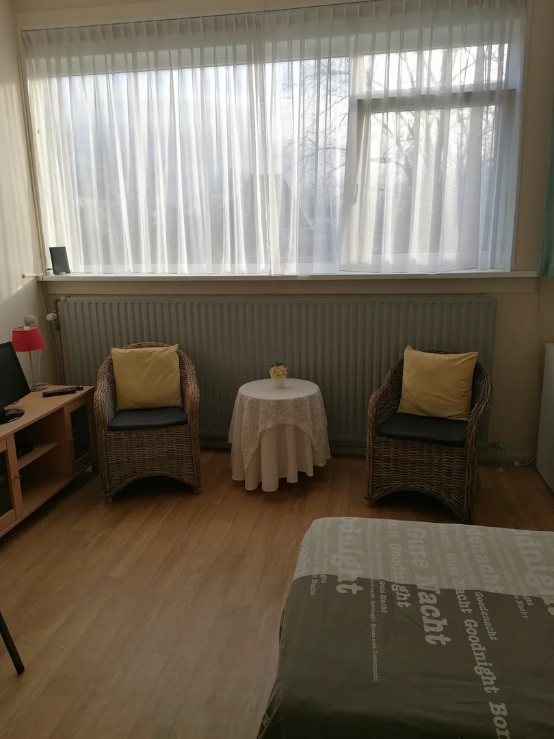 Chambre d'étudiant économique avec emplacement pratique dans 