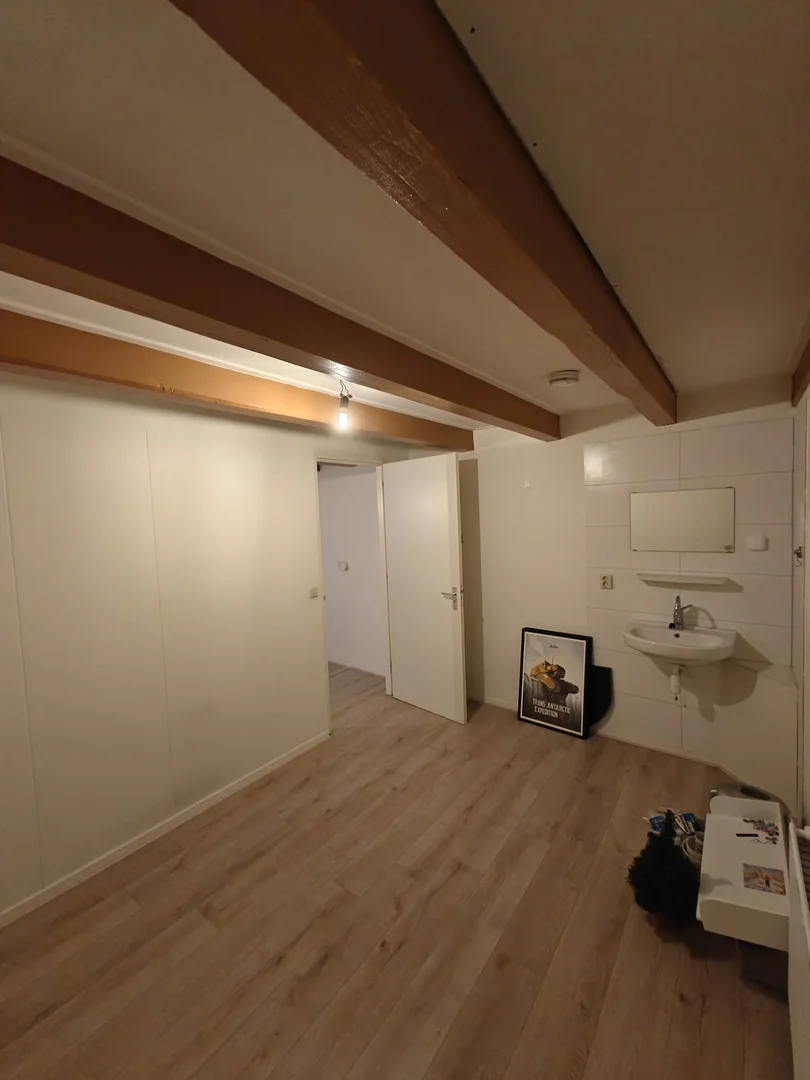 Room for rent in student apartment in , fully furnished