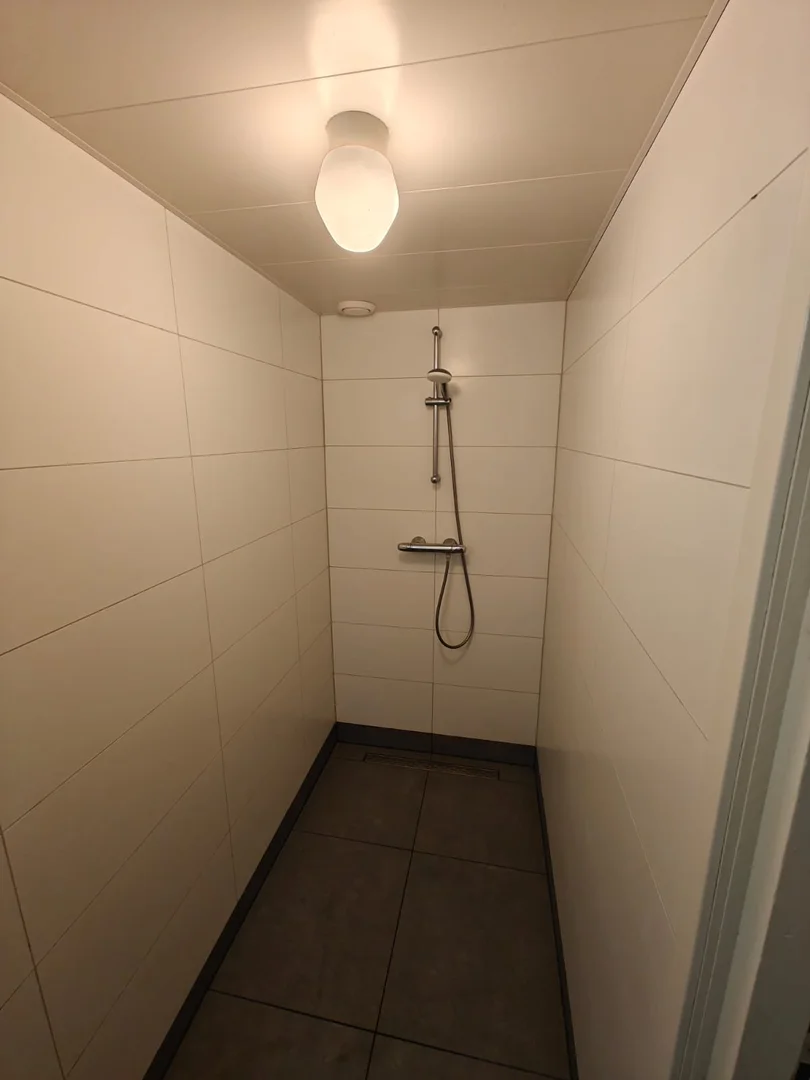 Student-friendly room in  with modern amenities