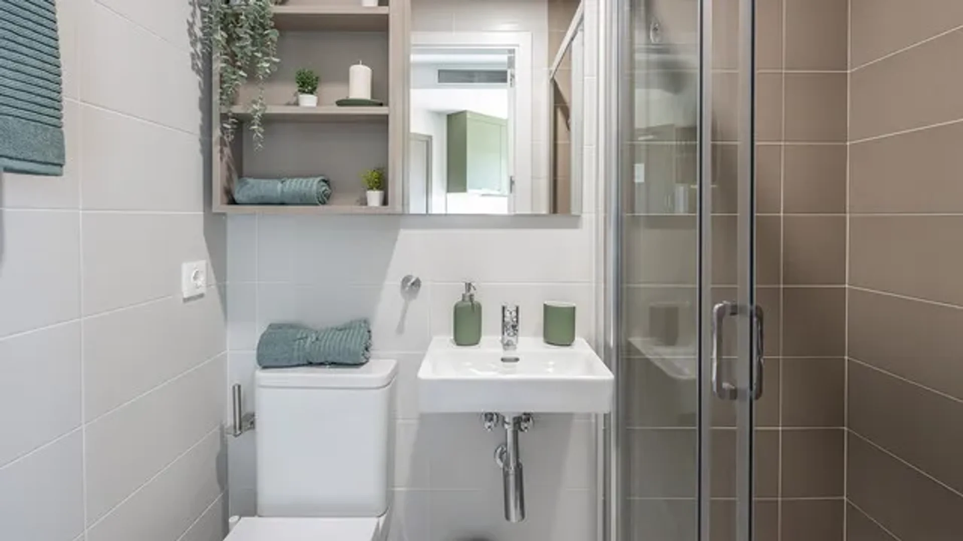 Habitación en apartamento estudiantil en alquiler en , completamente amueblado