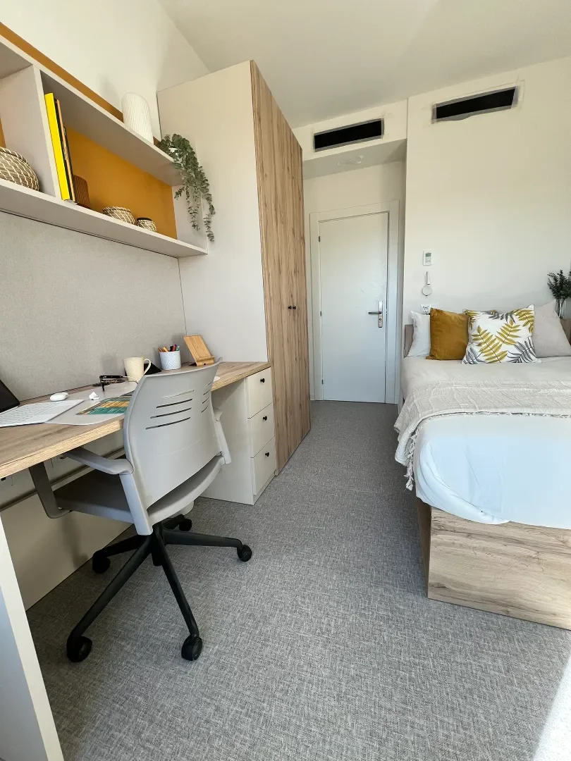 Chambre à louer dans un appartement d'étudiant à , entièrement meublée