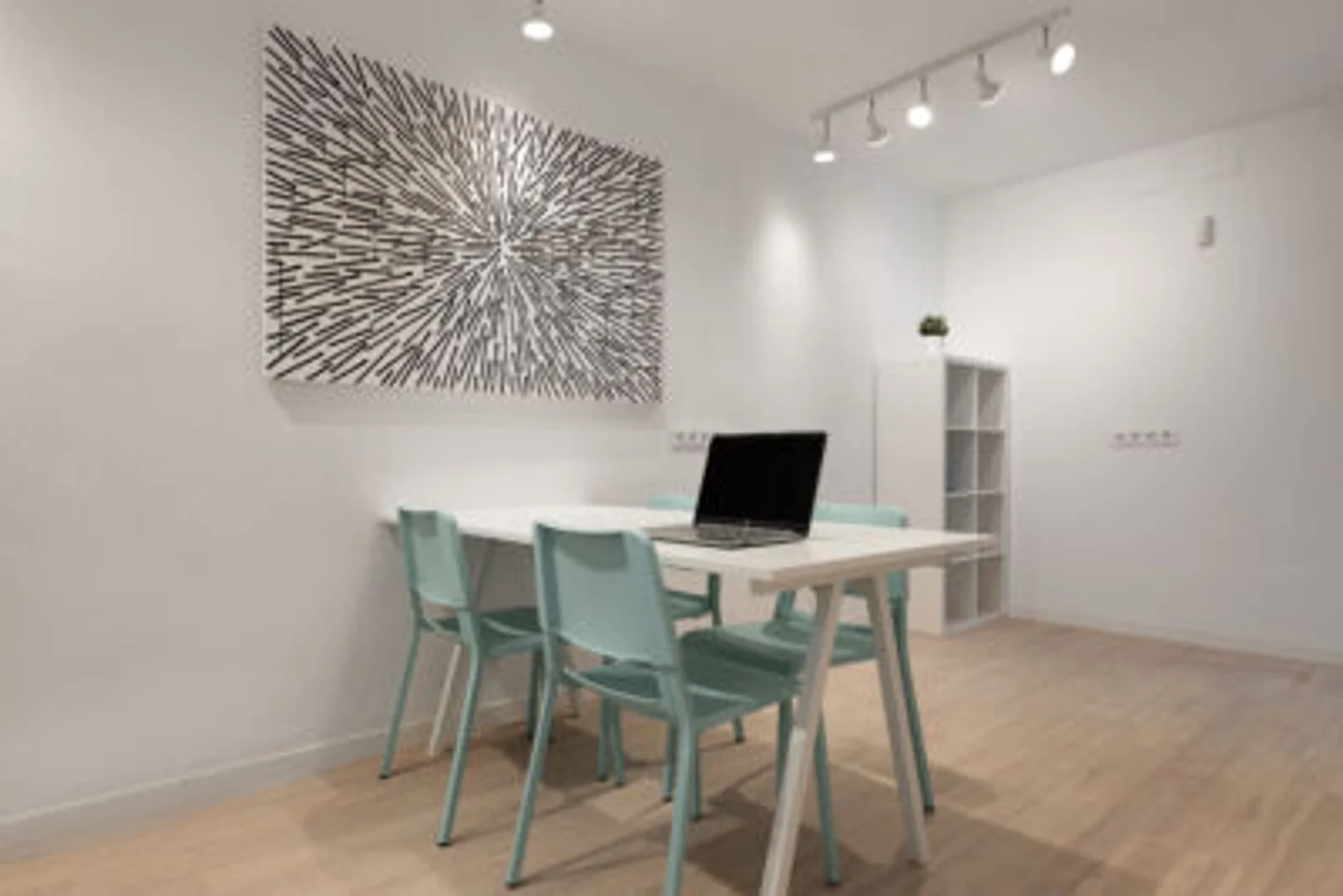 Habitación acogedora para estudiantes disponible en 
