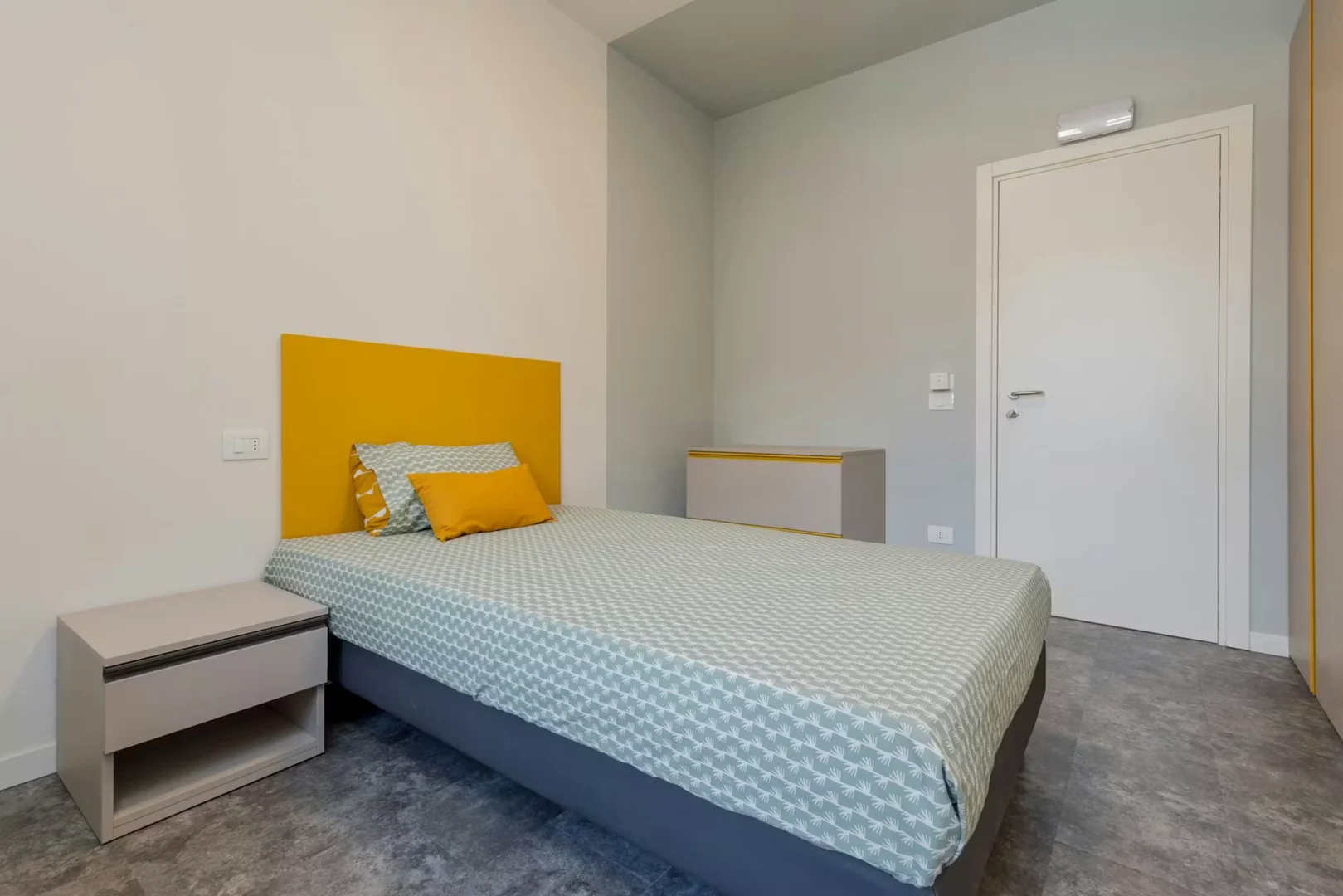 Komfortables und geräumiges Studentenzimmer in 