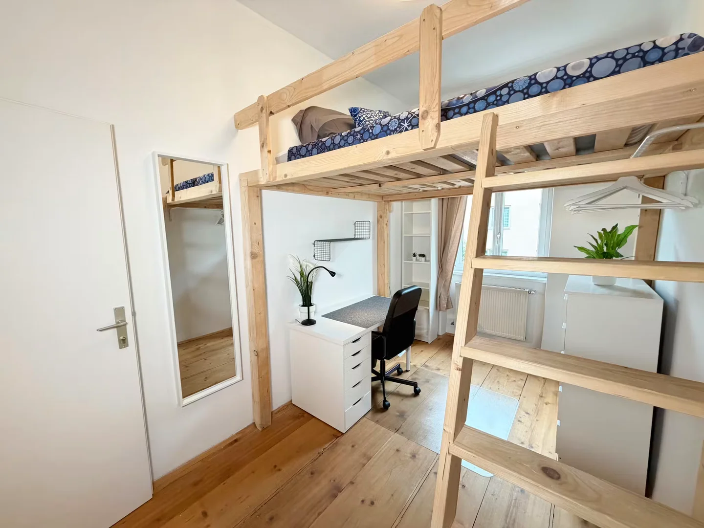 Chambre d'étudiant fonctionnelle parfaite pour étudier dans