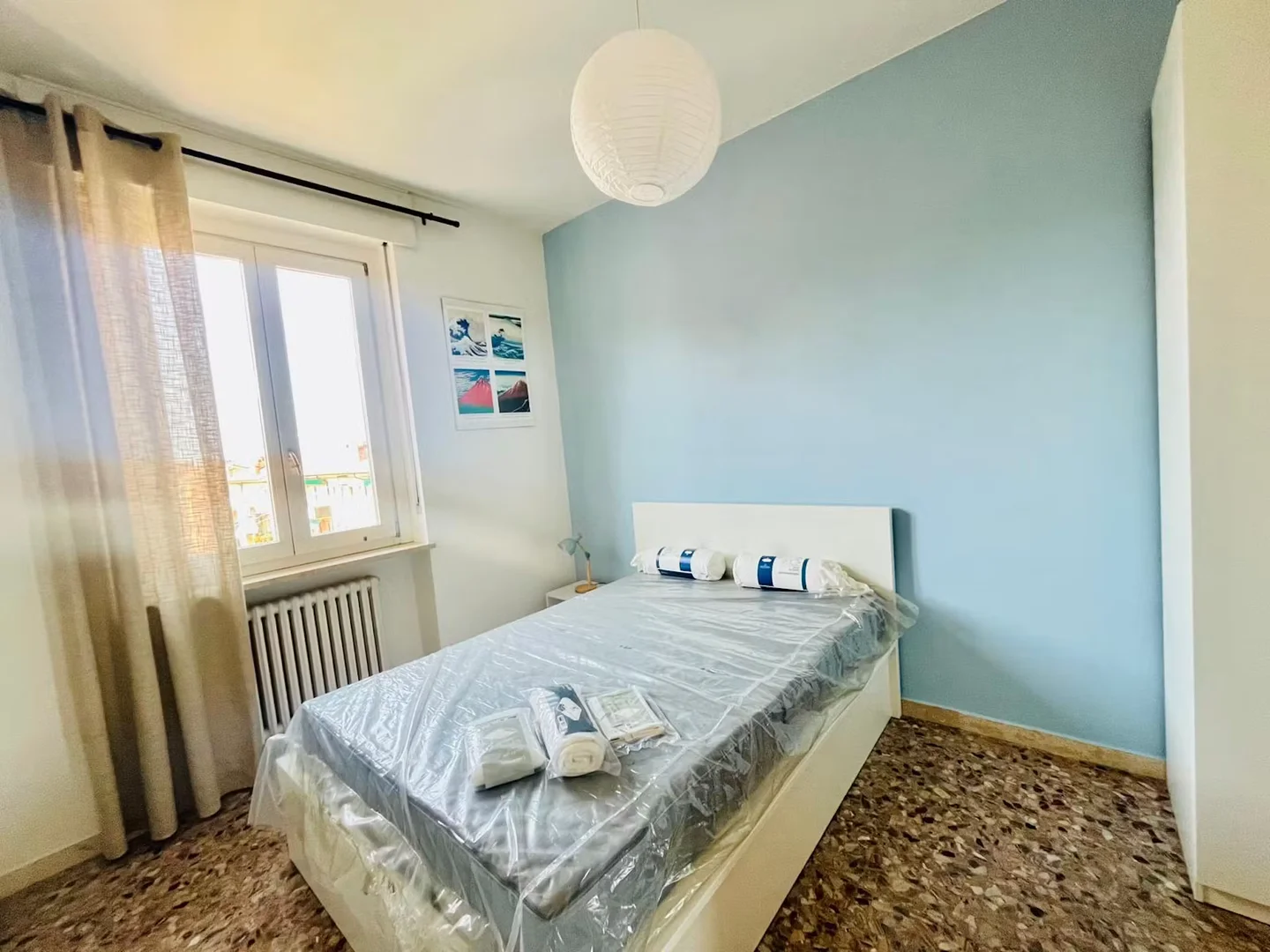 Budget-friendly student room close to campus in 