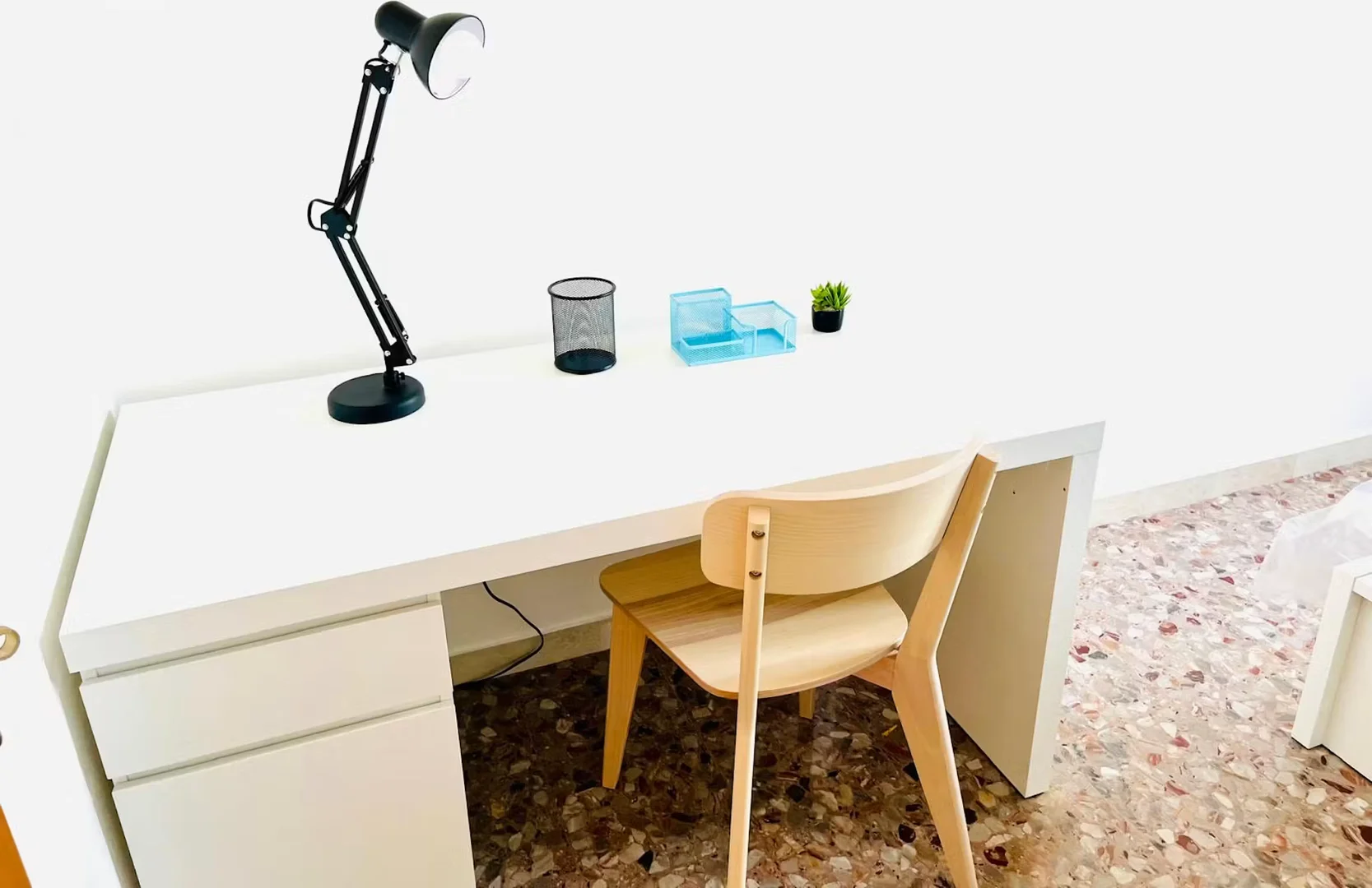 Budget-friendly student room close to campus in 