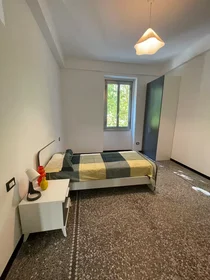 Private room at Via Enrico Porro, Sampierdarena, image 1 of 6