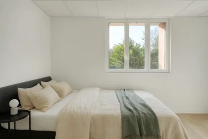 Quarto privado em Rue du Petit Bois, , imagem 1 de 9