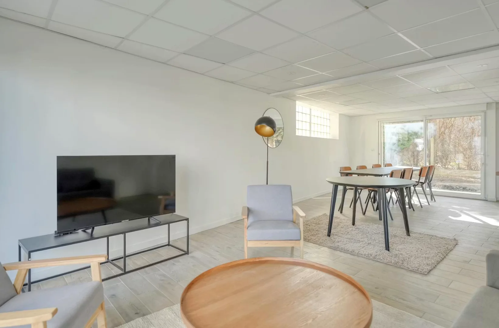 Quarto de estudante económico com localização conveniente em 