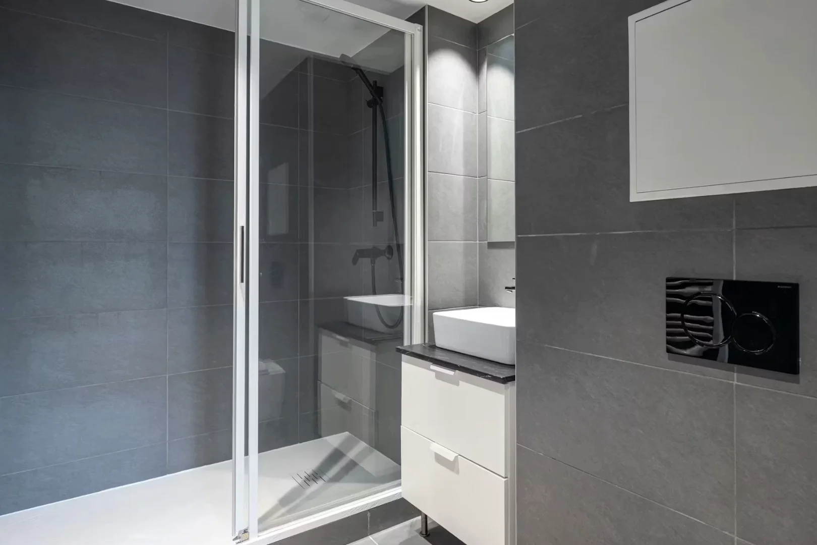 Economical student room with convenient location in 