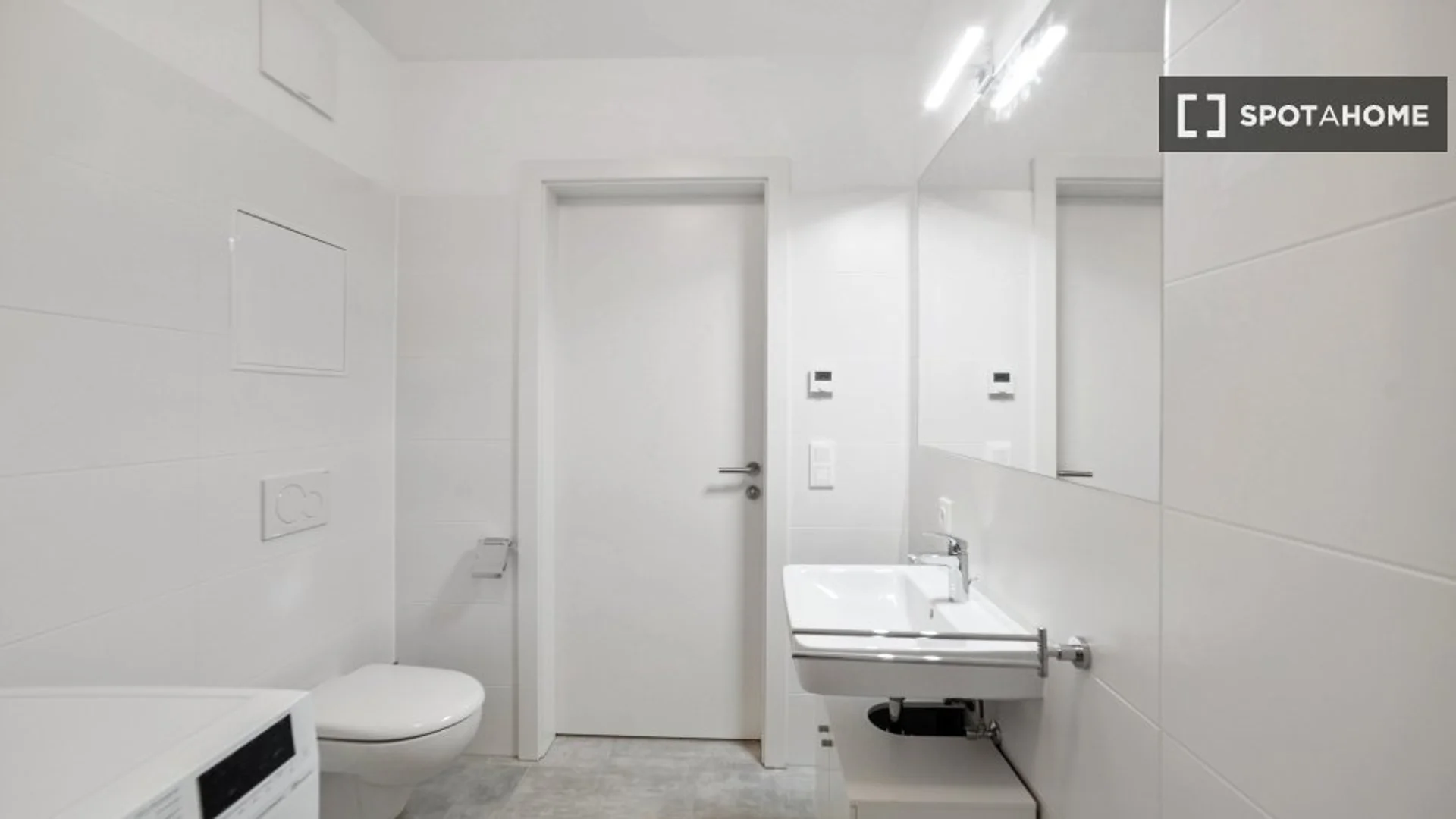 Chambre abordable pour les étudiants avec un bon éclairage dans 