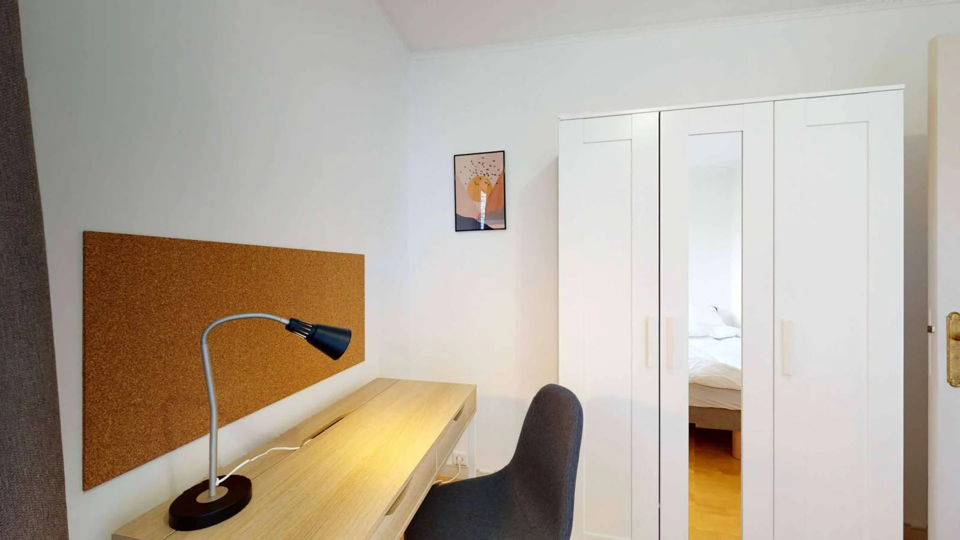 Quarto amigo do estudante em  com comodidades modernas