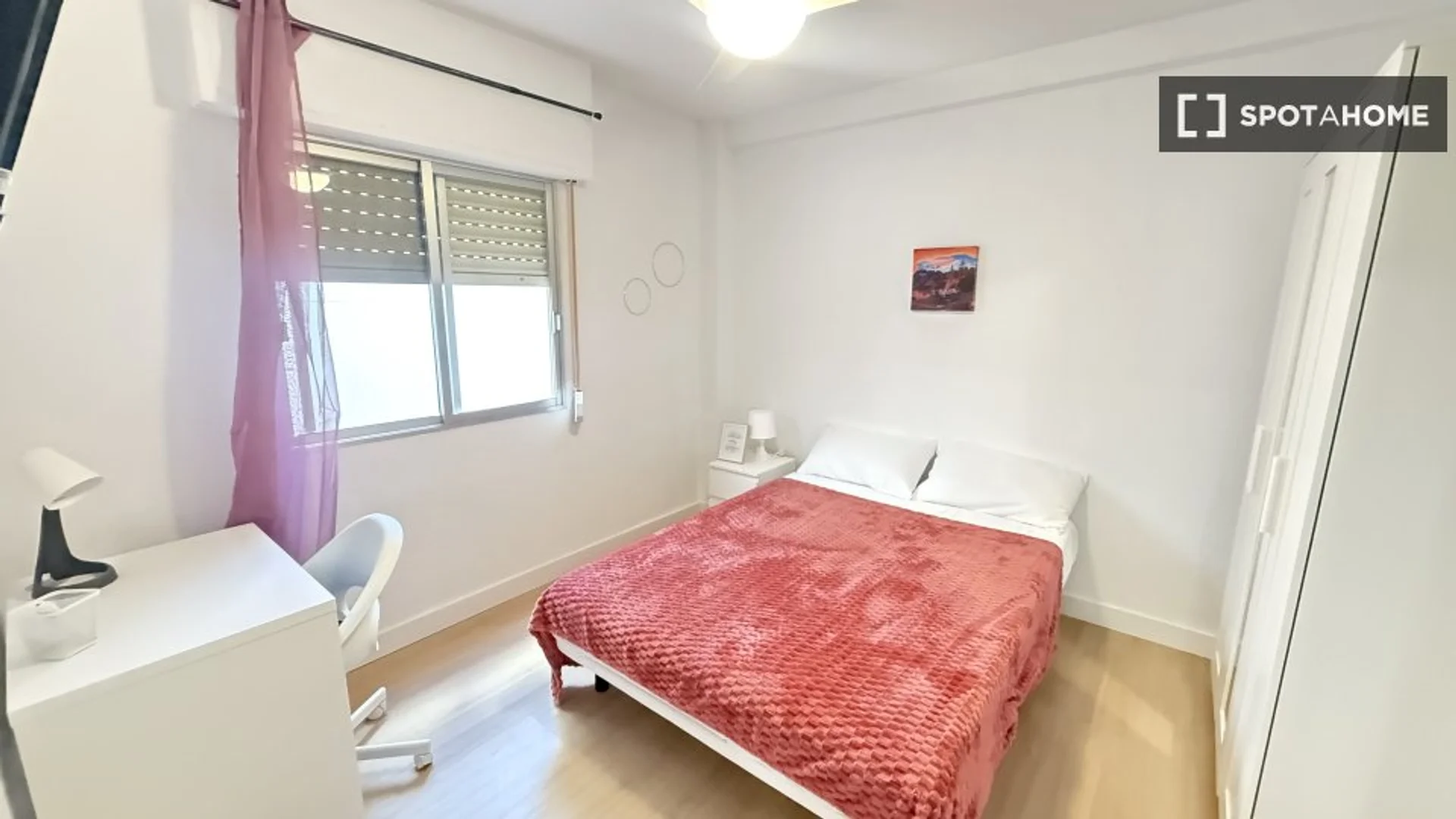 Habitación asequible para estudiantes con buena iluminación en 