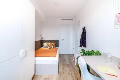 Quarto privado em THE FIZZ Ludwigshafen Ludwigshafen 67061, imagem 6 de 10