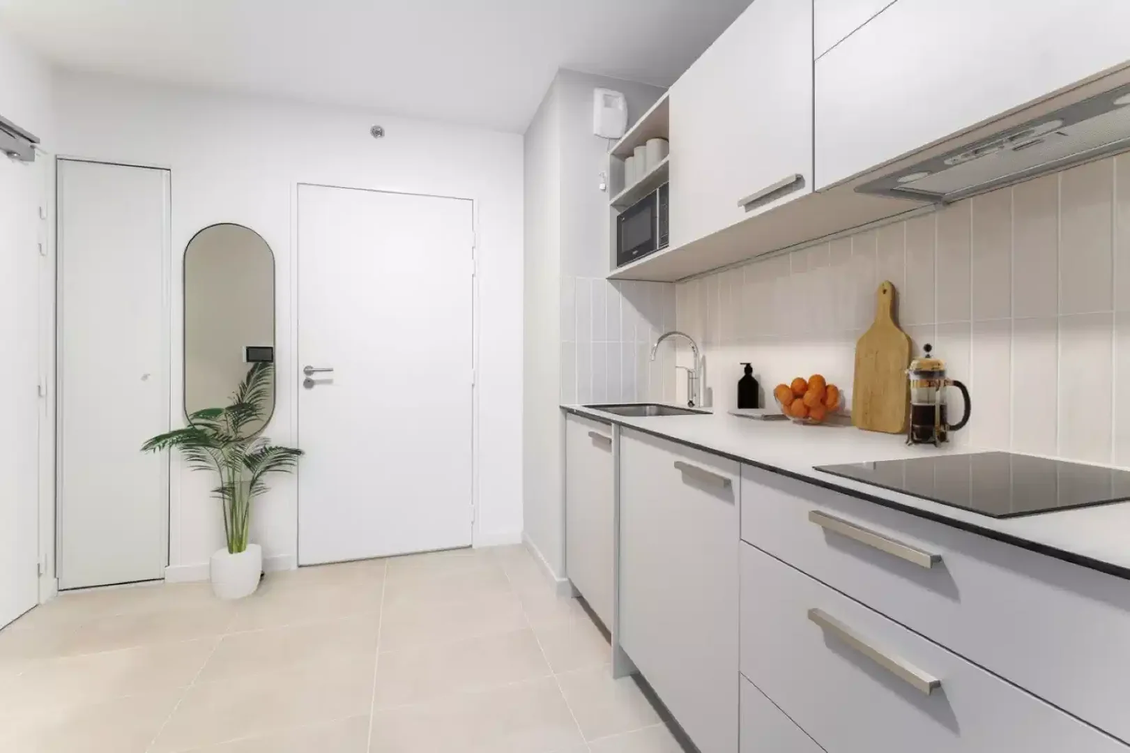 Niedrogi apartament typu studio z niezbędnymi funkcjami w