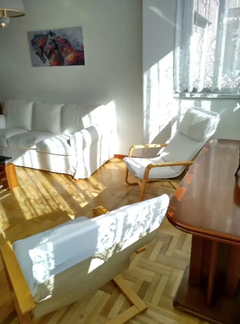 Funktionelles Studentenzimmer perfekt zum Studieren in 