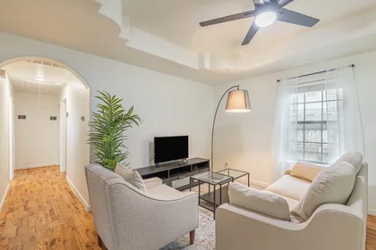 Private room at 78752, image 16 of 16