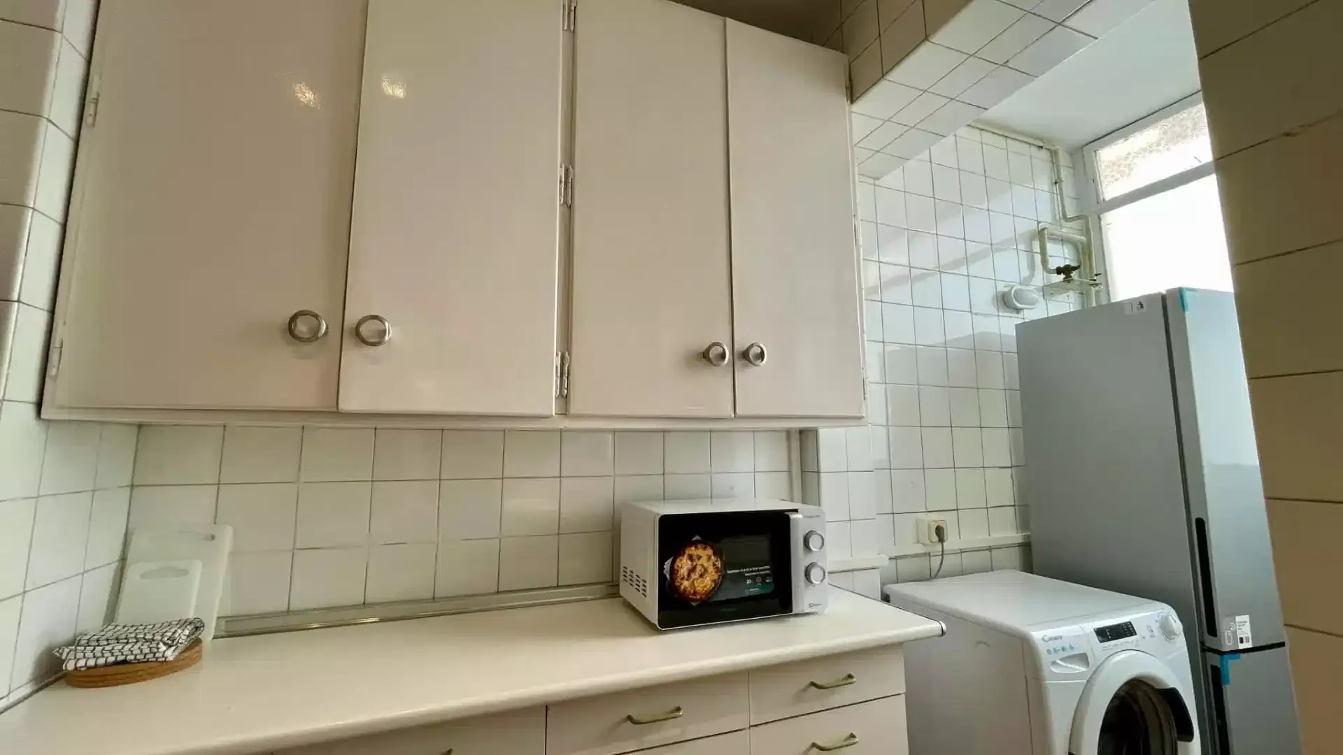 Habitación estudiantil amplia y cómoda en 
