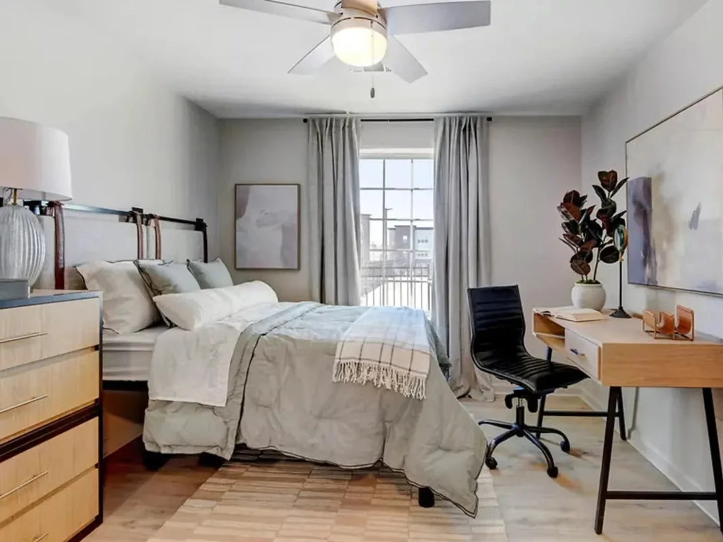 Quarto para alugar em apartamento de estudantes em , totalmente mobilado