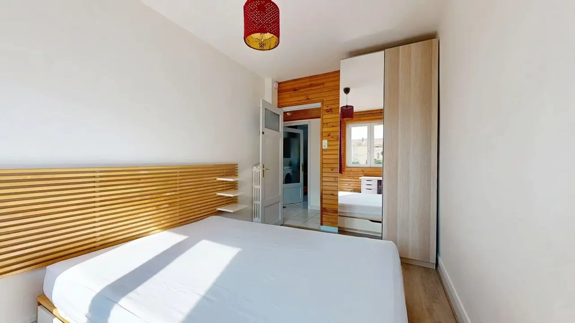 'de öğrenci dairesinde, tamamen mobilyalı kiralık oda