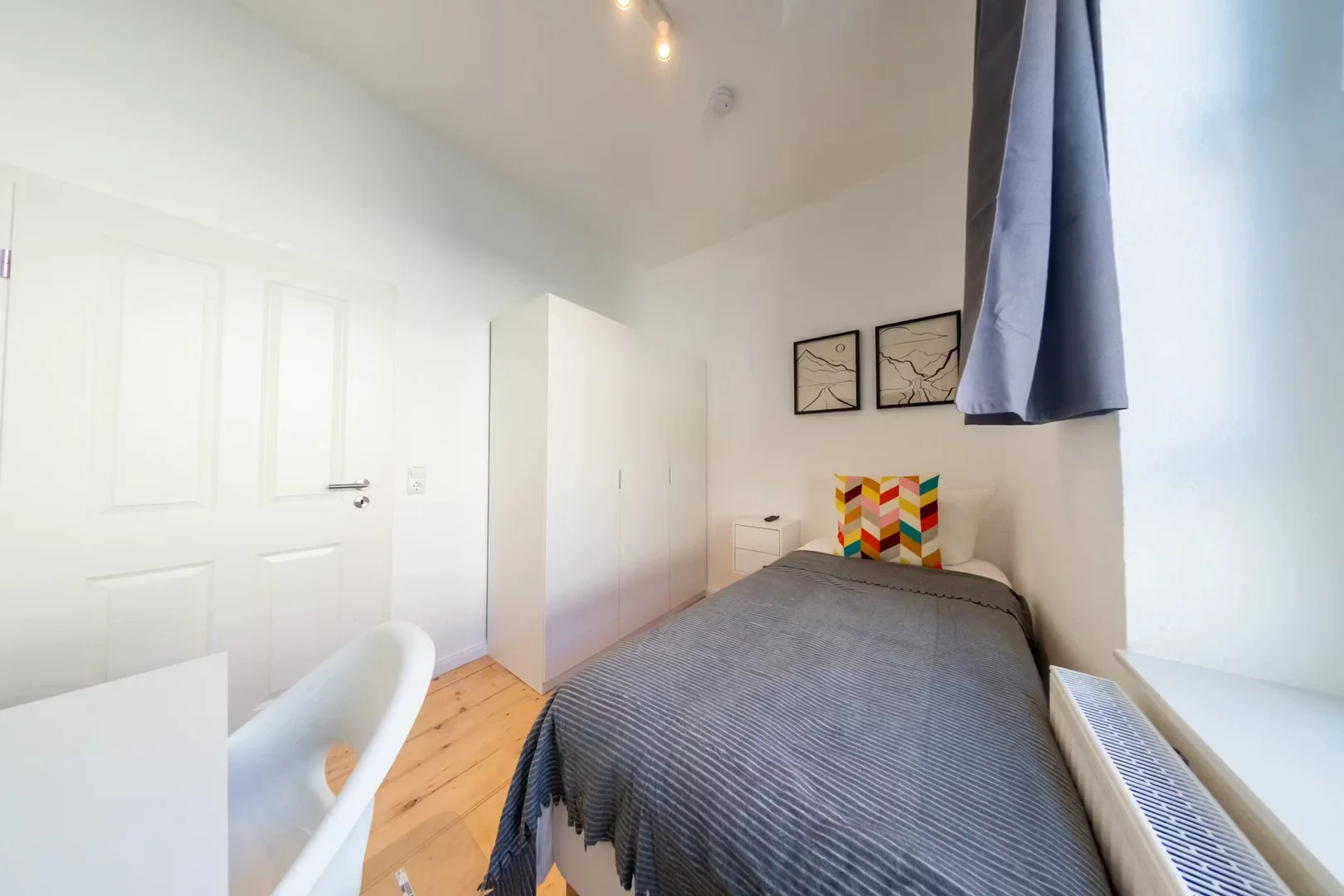 Studentenfreundliches Zimmer in mit modernen Annehmlichkeiten