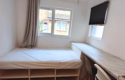 Paylaşımlı oda Ikamet yerinde konumu 5 Wesley Cl, London SE17 3AU, UK, 11 39 görüntüsü