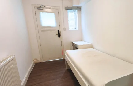 Paylaşımlı oda Ikamet yerinde konumu 5 Wesley Cl, London SE17 3AU, UK, 20 39 görüntüsü