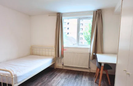 Paylaşımlı oda Ikamet yerinde konumu 5 Wesley Cl, London SE17 3AU, UK, 6 39 görüntüsü