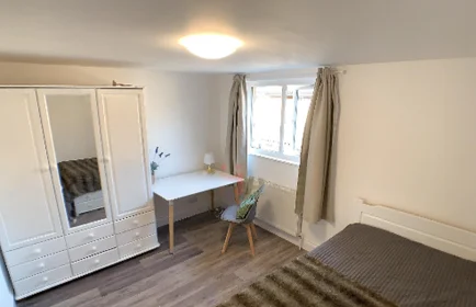 Paylaşımlı oda Ikamet yerinde konumu 5 Wesley Cl, London SE17 3AU, UK, 8 39 görüntüsü