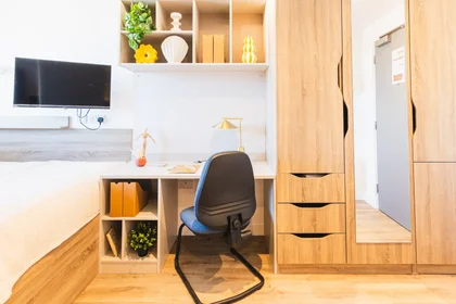 Quarto privado em residência em 1 Lisbon St, Leeds LS1 4GG, United Kingdom, imagem 10 de 37